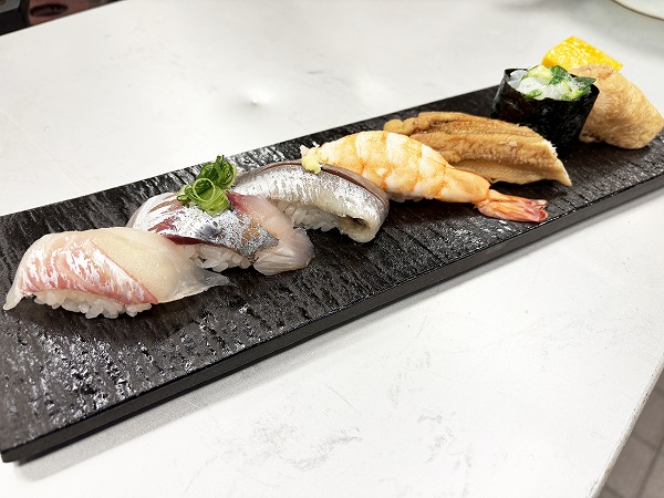 「最終目標は自分が握った寿司を提供できるようになることです!」日本料理だけを学ぶ辻調! 日本料理本科のブログ8