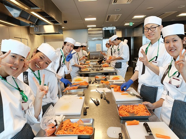 西洋料理クラスの実習に潜入!【切りものテスト】【チームで団結!課題料理を作りあげる!】