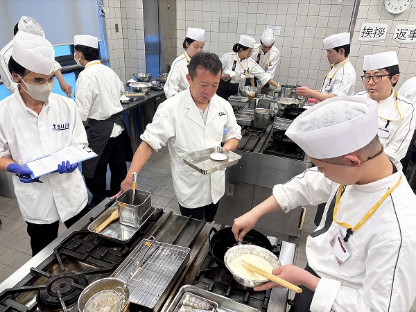 「天ぷらのテストがんばります!」日本料理だけを学ぶ辻調! 日本料理本科のブログ3